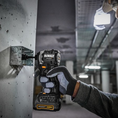Комплект акумулаторни ударни винтоверти DEWALT DCK200ME2GT McLaren F1 Team , 18V