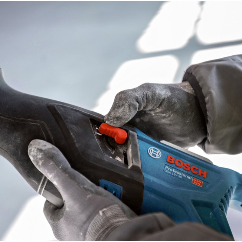 Саблен трион Bosch акумулаторен безчетков с 1 батерия и зарядно, 18 V, 5 Ah, 2900 хода/мин, 28 мм, GSA 185-Li - Акумулаторни саблени триони