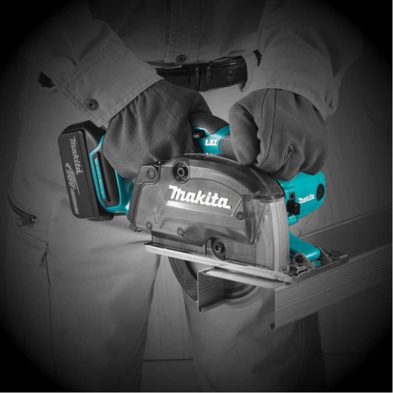 Ръчен циркуляр акумулаторен Makita DCS552Z, 18 V, O 136 мм, без батерия и зарядно - Национална промоция Makita
