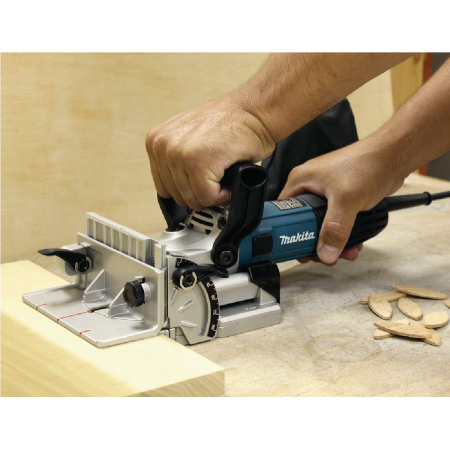 Нут фреза Makita PJ7000J /701 W/