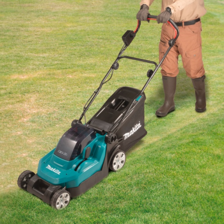 Акумулаторна косачка Makita DLM382PM2, 36 V, 4 Ah, 320 мм, с батерии и зарядно