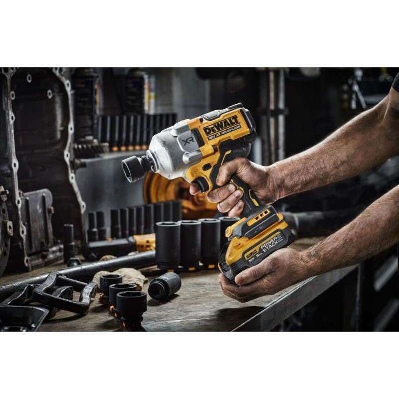Акумулаторен ударен гайковерт DeWALT DCF961H2T, 18 V, 1626/2372 Nm - Промоции Dewalt